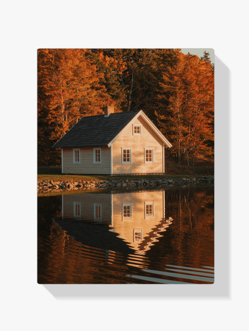 Diamond Painting - Maison au bord d'un lac avec des reflets dans l'eau
