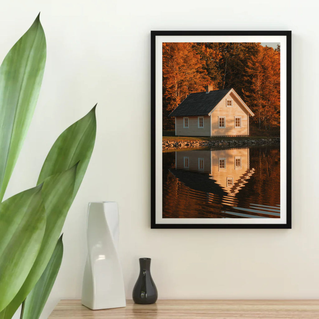 Diamond Painting - Maison au bord d'un lac avec des reflets dans l'eau